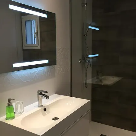 Apartment Rustic Good